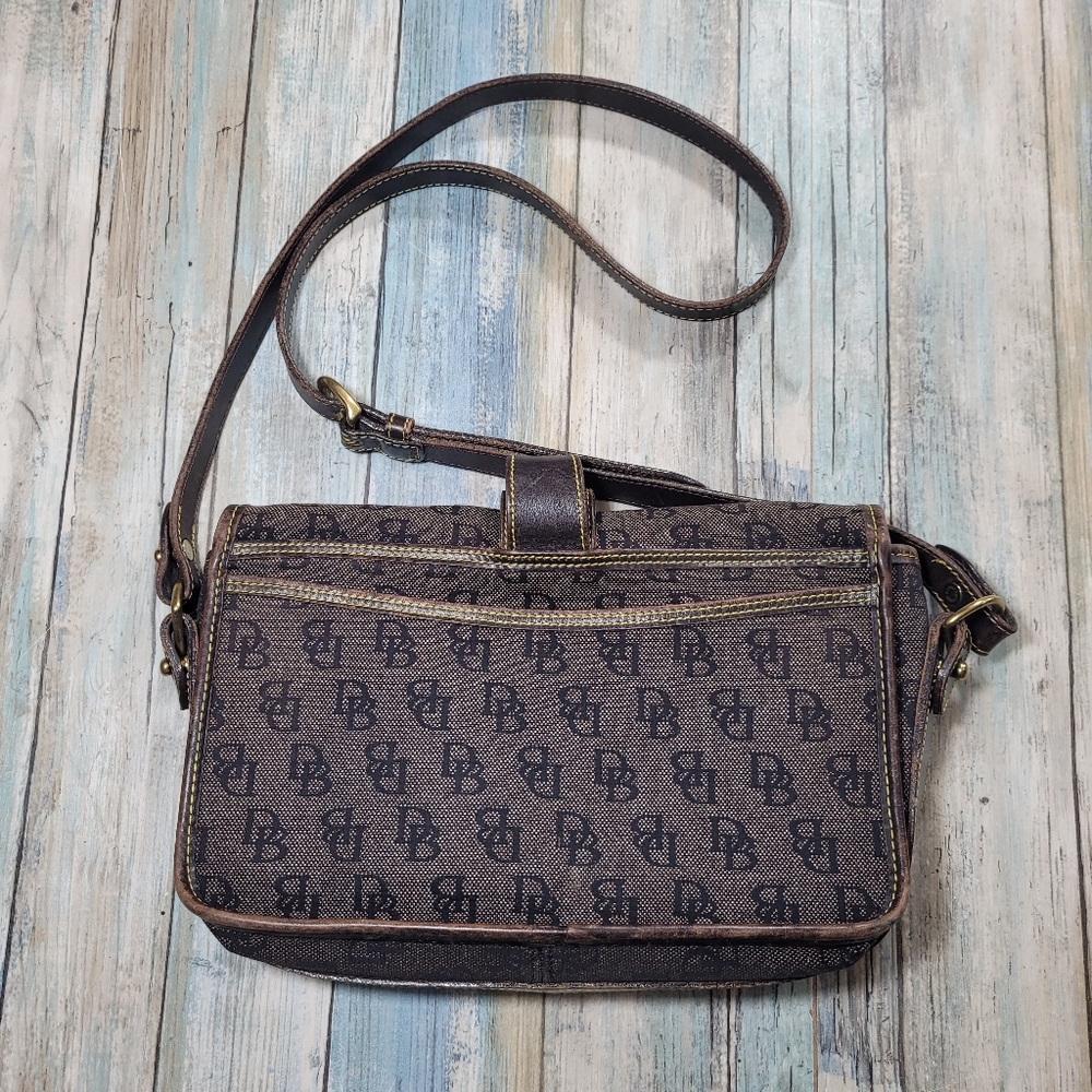 Dooney & Bourke  Flap Crossbody Purse. - Picture 2 of 16